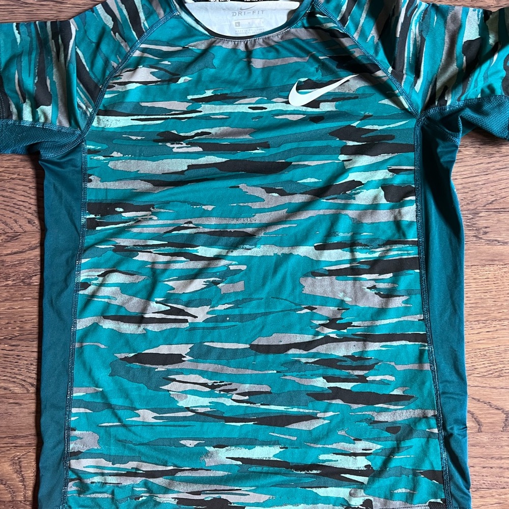 Under Armour, Nike, Adidas Short Sleeve Kids Tee - Picture 5 of 10